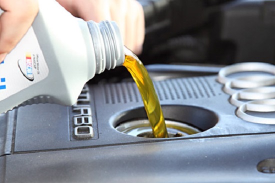 Người lái ôtô ở Việt Nam ít quan tâm đến dầu nhớt động cơ